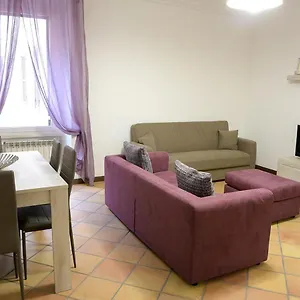 https://colosseum-family-apartment-sar.it-romehotels.com